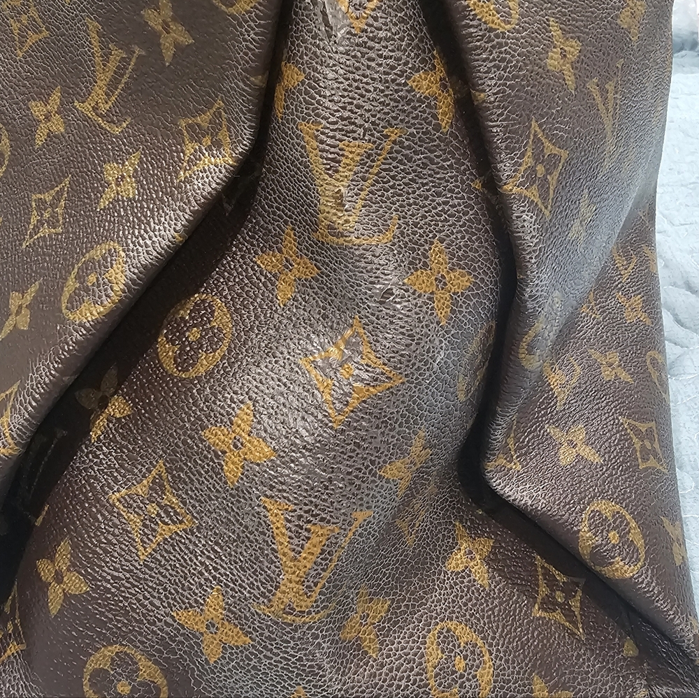Louis Vuitton Artsy MM Monogram Hobo Bag, Read Description - Picture 3 of 16